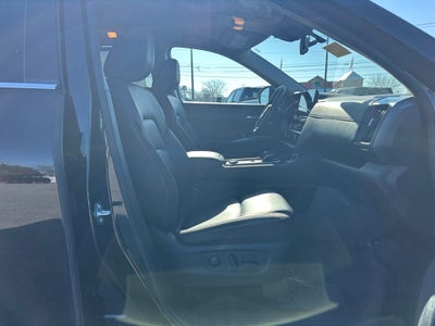 2025 Nissan Pathfinder SL 4WD