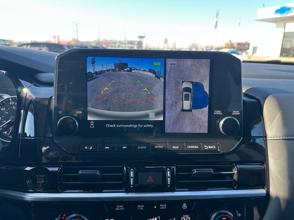 2025 Nissan Pathfinder SL 4WD