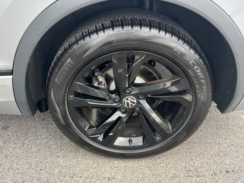 2024 Volkswagen Tiguan 2.0T SE R-Line Black