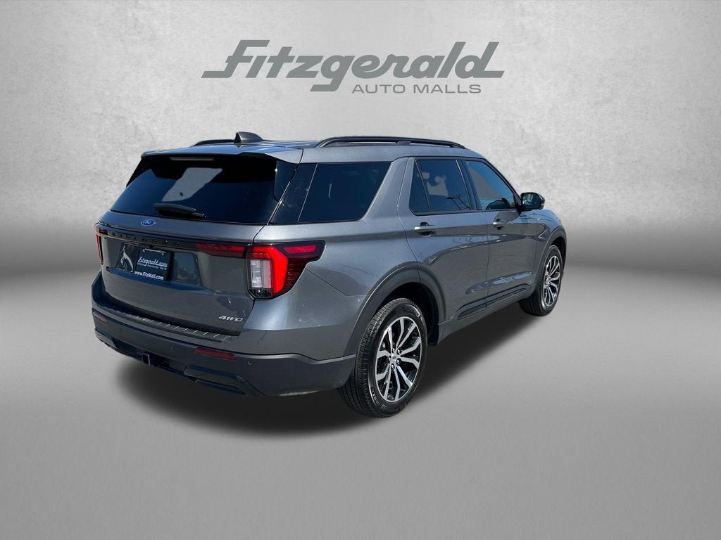2025 Ford Explorer ST-Line