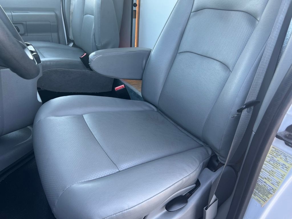 2024 Ford E-Series Cutaway E-350