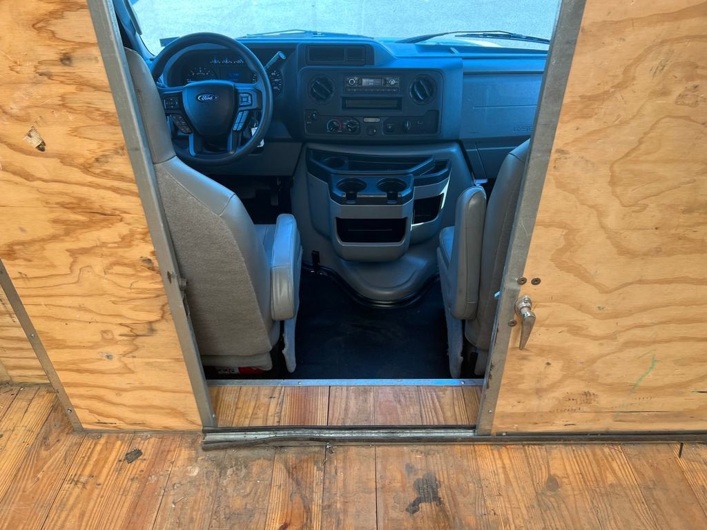 2024 Ford E-Series Cutaway E-350