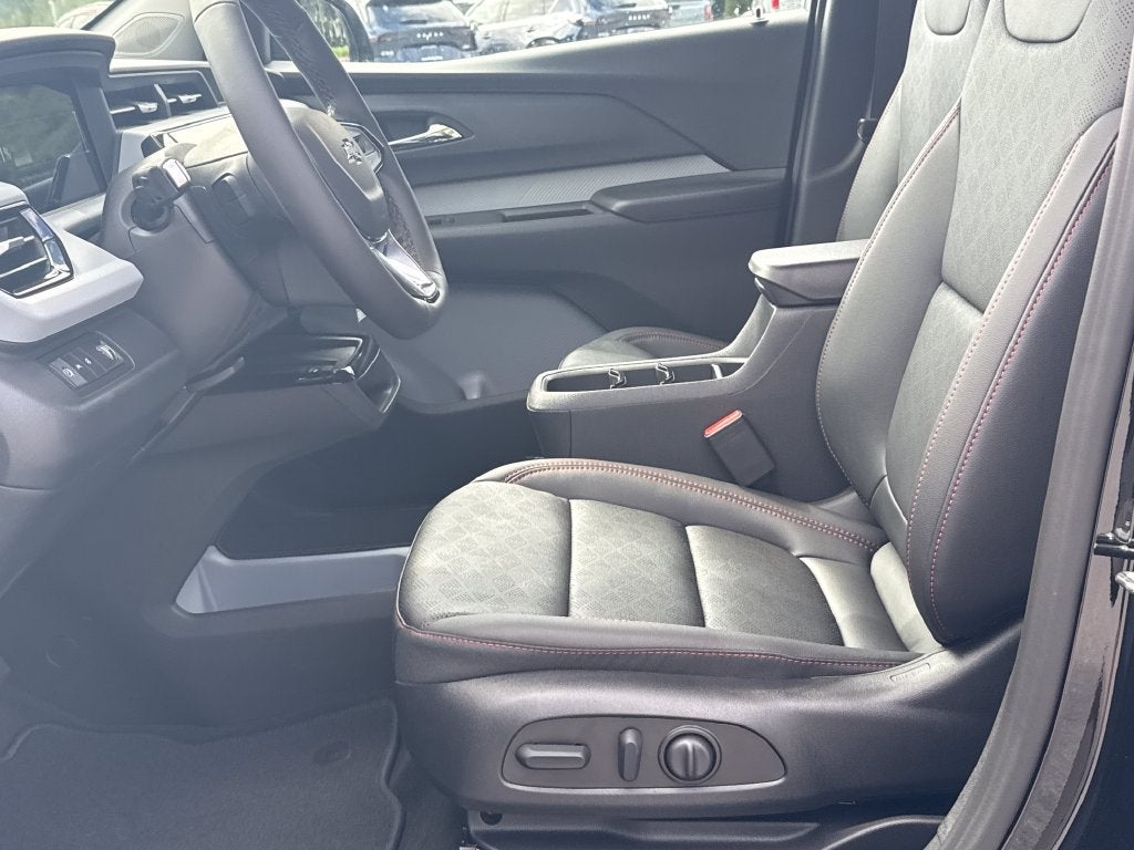 2027 Chevrolet Bolt RS - Photo 12