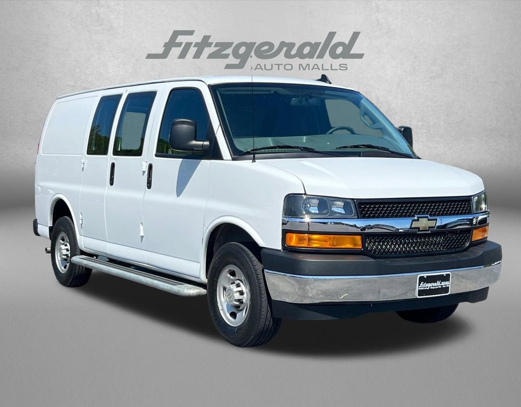 2024 Chevrolet Express 2500 Work Van HD's photo