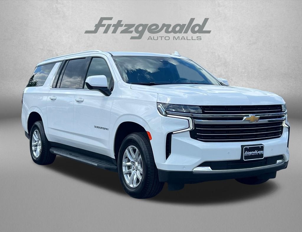 2022 Chevrolet Suburban 4WD 1500 LT's photo