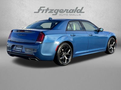 2022 Chrysler 300 Touring L