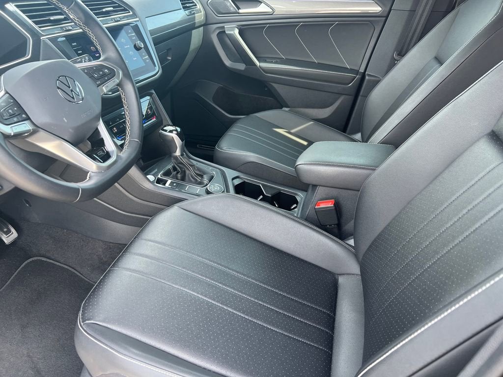 2023 Volkswagen Tiguan SE R-Line Black