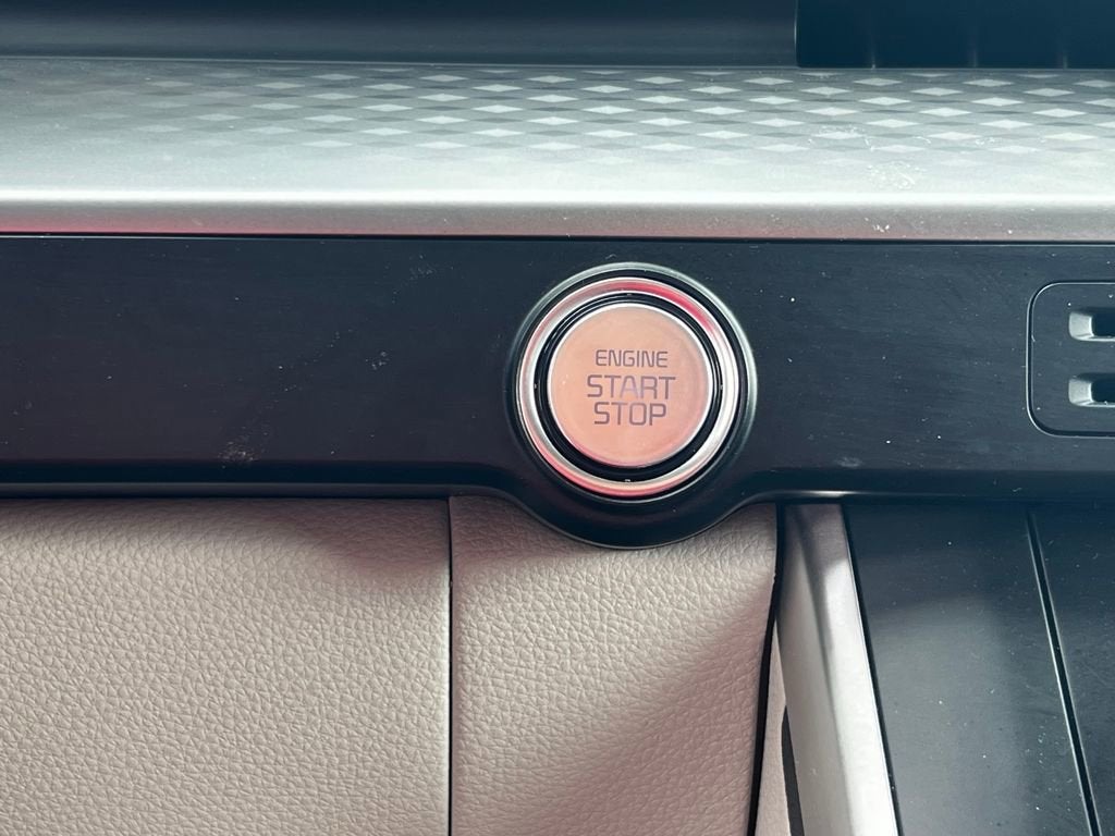 2024 Kia Carnival LX