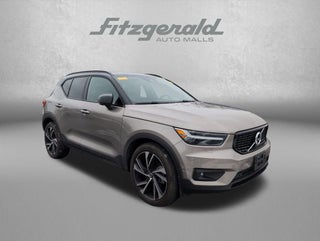 2022 Volvo XC40 R-Design