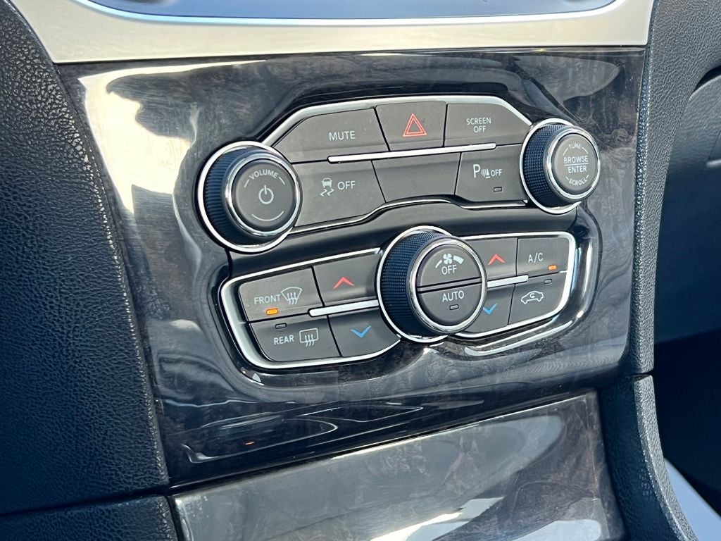 2022 Chrysler 300 Touring L