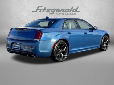 2022 Chrysler 300 Touring L