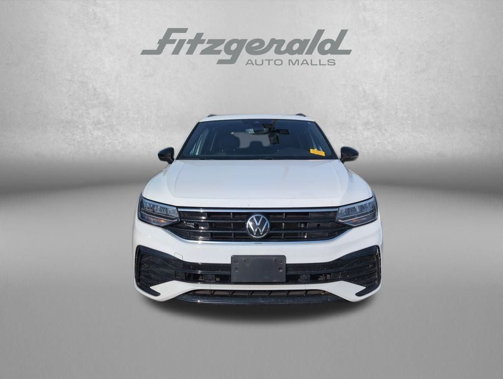 2022 Volkswagen Tiguan SE R-Line Black