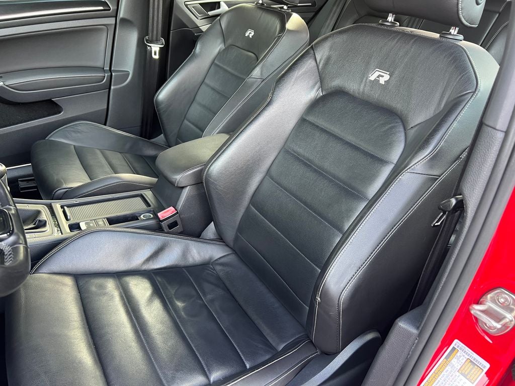 2017 Volkswagen Golf R DCC & Navigation 4Motion